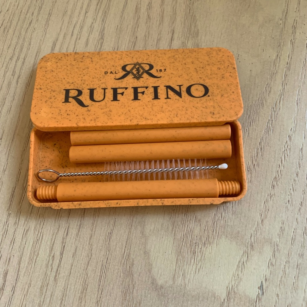 ☀️SUMMER CLEARANCE ITEM☀️ Reusable 9” Straw with cleaning brush in carrying case